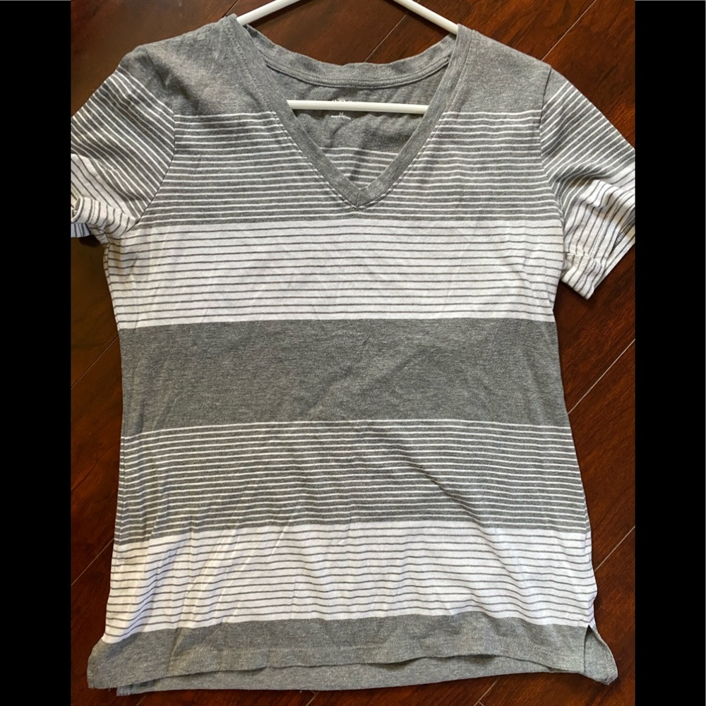 🔥a.n.a. V neck top